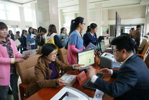 江苏省持有高级中学教师资格证首次选择哪个教师岗位好？